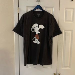 Peanuts “Snoopy Yelling” t shirt size extra large in dark grey